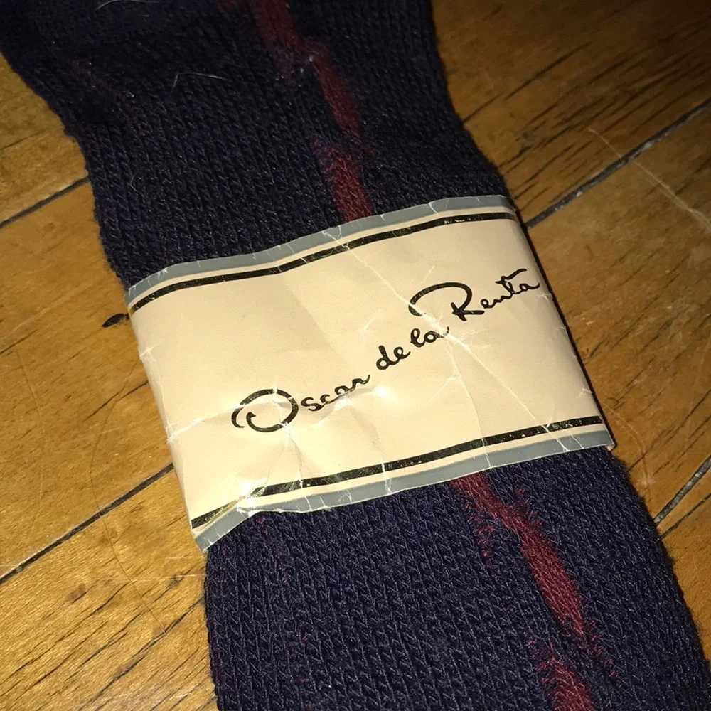 Oscar de la Renta Navy Blue Dress Socks with Red Accent